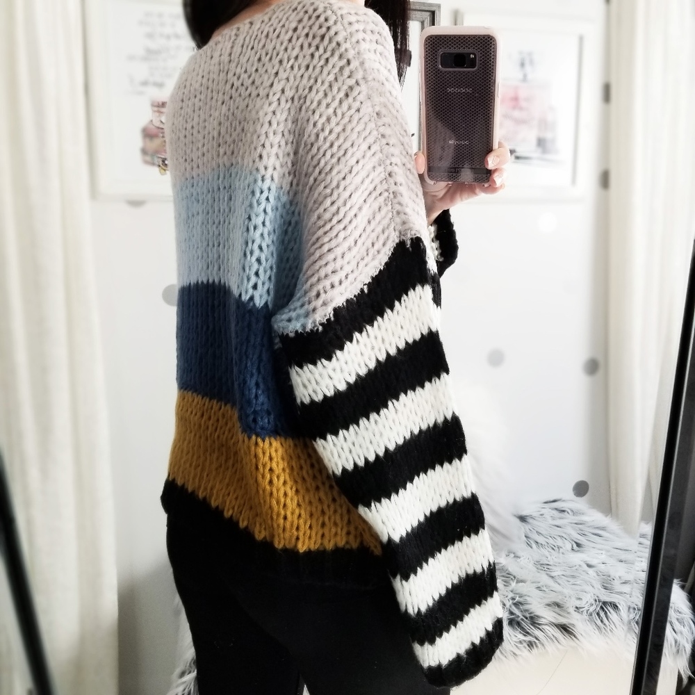 Last1️⃣Color Block Oversized Slouchy Sweater - Picture 3 of 4